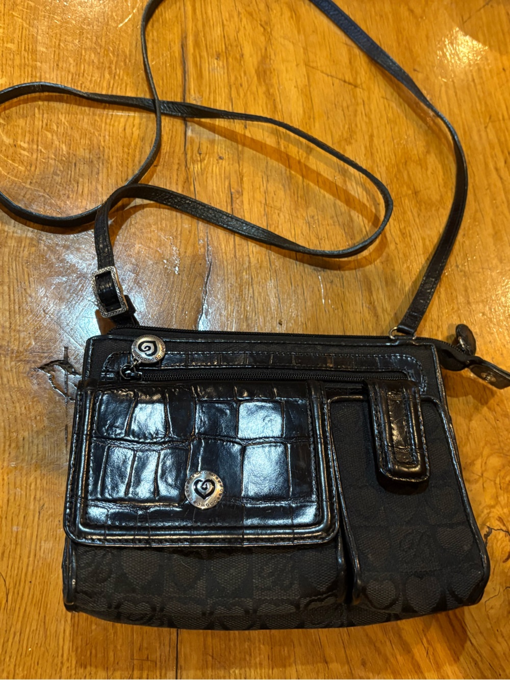 Brighton organizer/Crossbody Bag with Textured Front Pocket